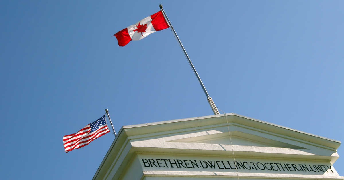 پرچم کانادا و آمریکا در کنار هم