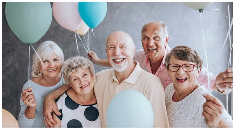 روز جهانی سالمندان- چند فرد سالمند