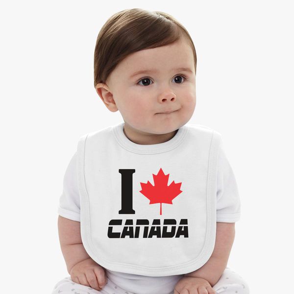 محبوب‌ترين اسامی نوزادان کانادایی در سال 2020 - پسربچه ای با پیشبند i love canada