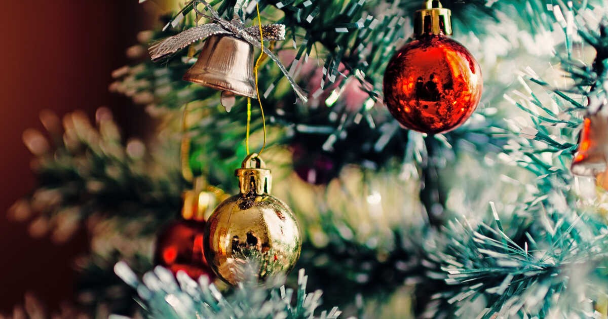 مهمانی‌های كريسمس در جوار كرونا- تزئینات درخت کریسمس