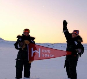 دو زن تنها در قطب شمال