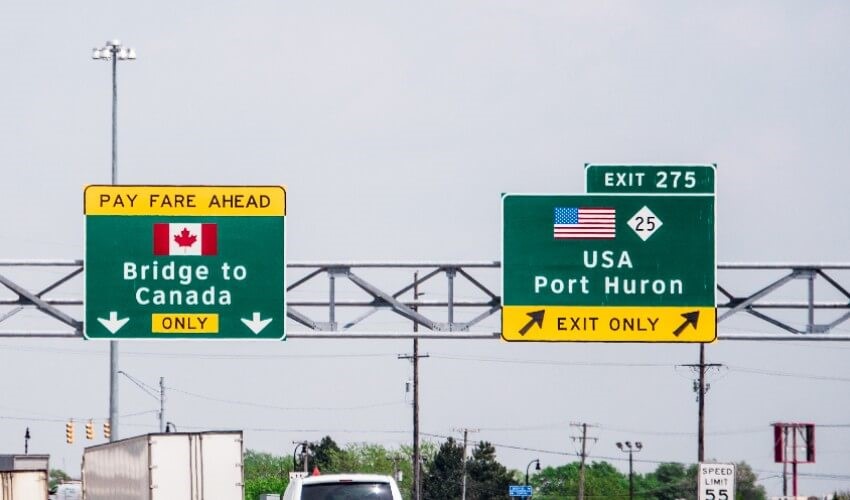 مرز زمینی آمریکا به کانادا
