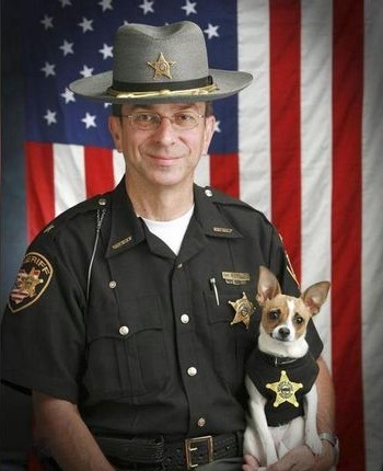 کوچکترین سگ پلیس دنیا