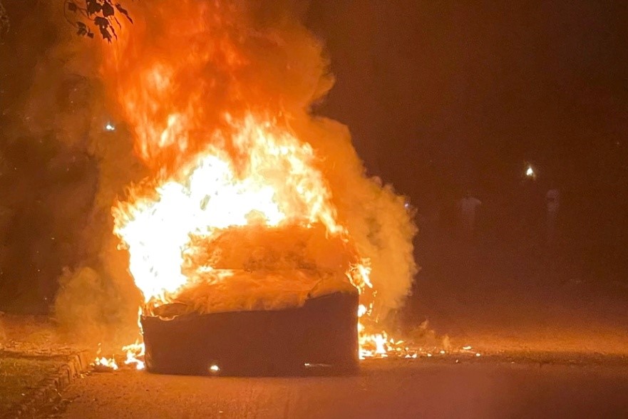 خودروی جدید تسلا دچار آتش‌سوزی شد