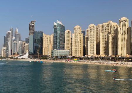امارات درهای خود را به روی گردشگران می‌گشاید