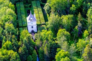 باغ‌های « Quatre-vents» واقع در کپ اگل