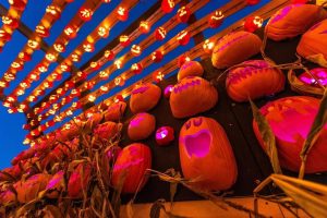 تونل نمادین کدوهای هالووین