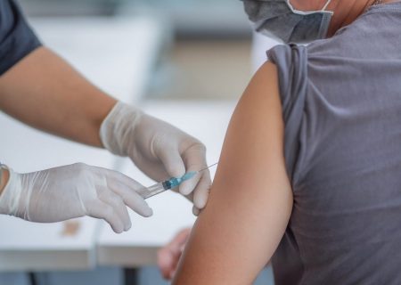 مرد نیوزیلندی ۱۰ دوز واکسن کرونا در یک روز دریافت کرد