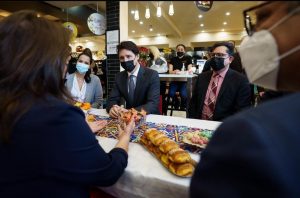 دیدار جاستین ترودو از سوپرمارکت ایرانی