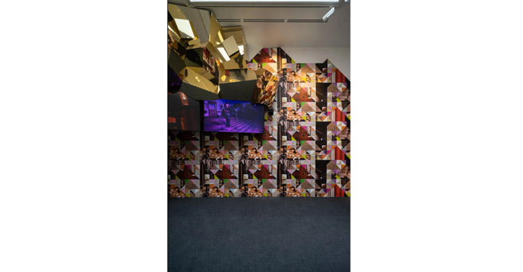 چیدمان اثر هنرمند زن سیاهپوست