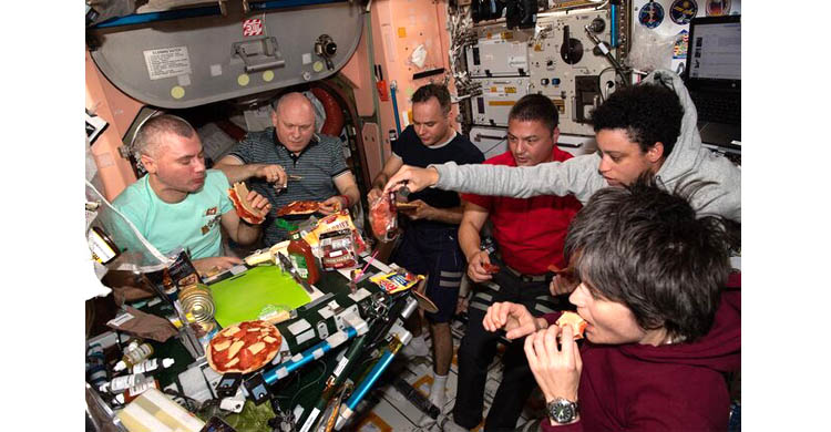 پپرونی رو به من بده